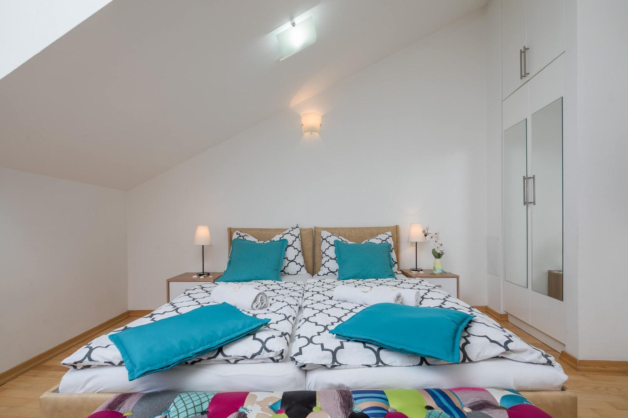 Split Center Suites Экстерьер фото