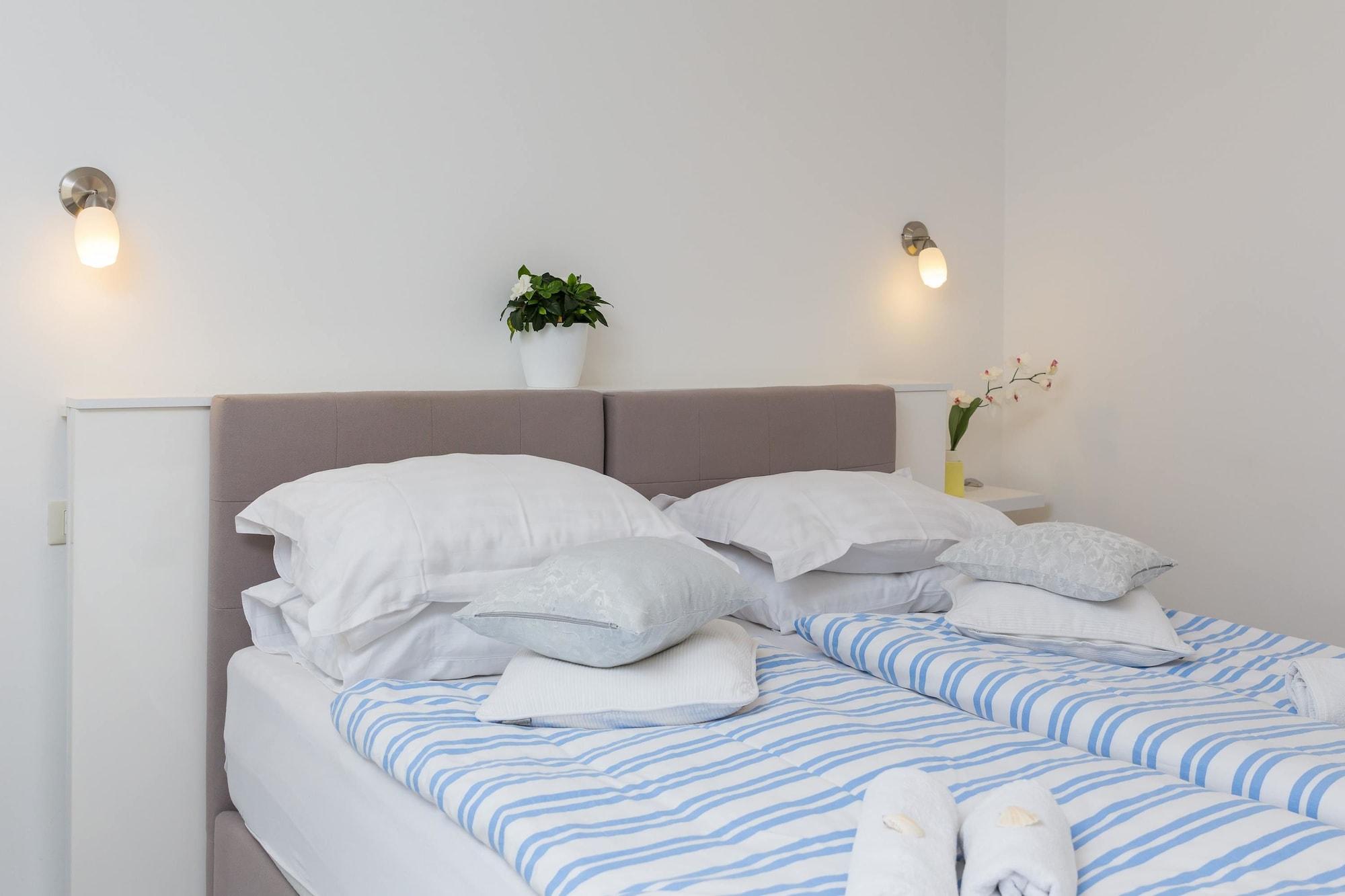 Split Center Suites Экстерьер фото