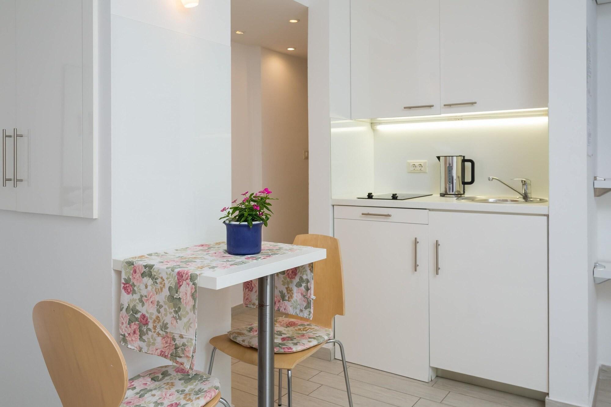 Split Center Suites Экстерьер фото