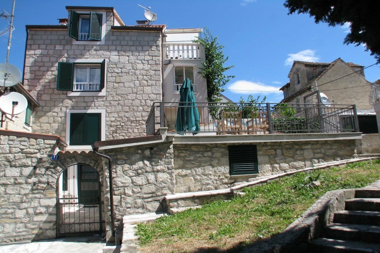 Split Center Suites Экстерьер фото