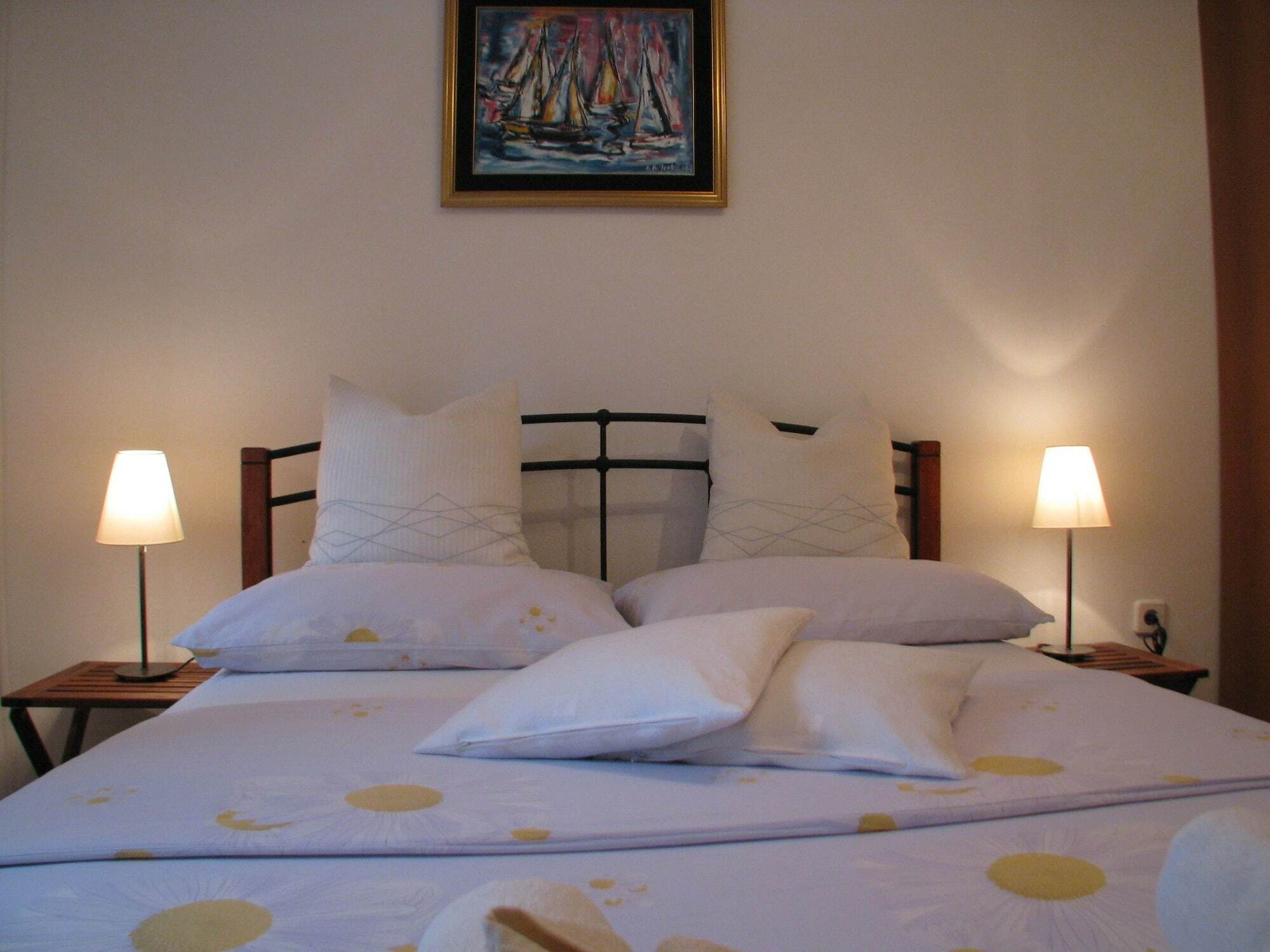 Split Center Suites Экстерьер фото
